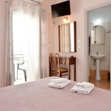 Hotel Villa Plaza Spetses Town Екстер'єр фото