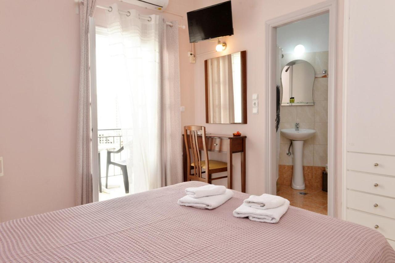 Hotel Villa Plaza Spetses Town Екстер'єр фото