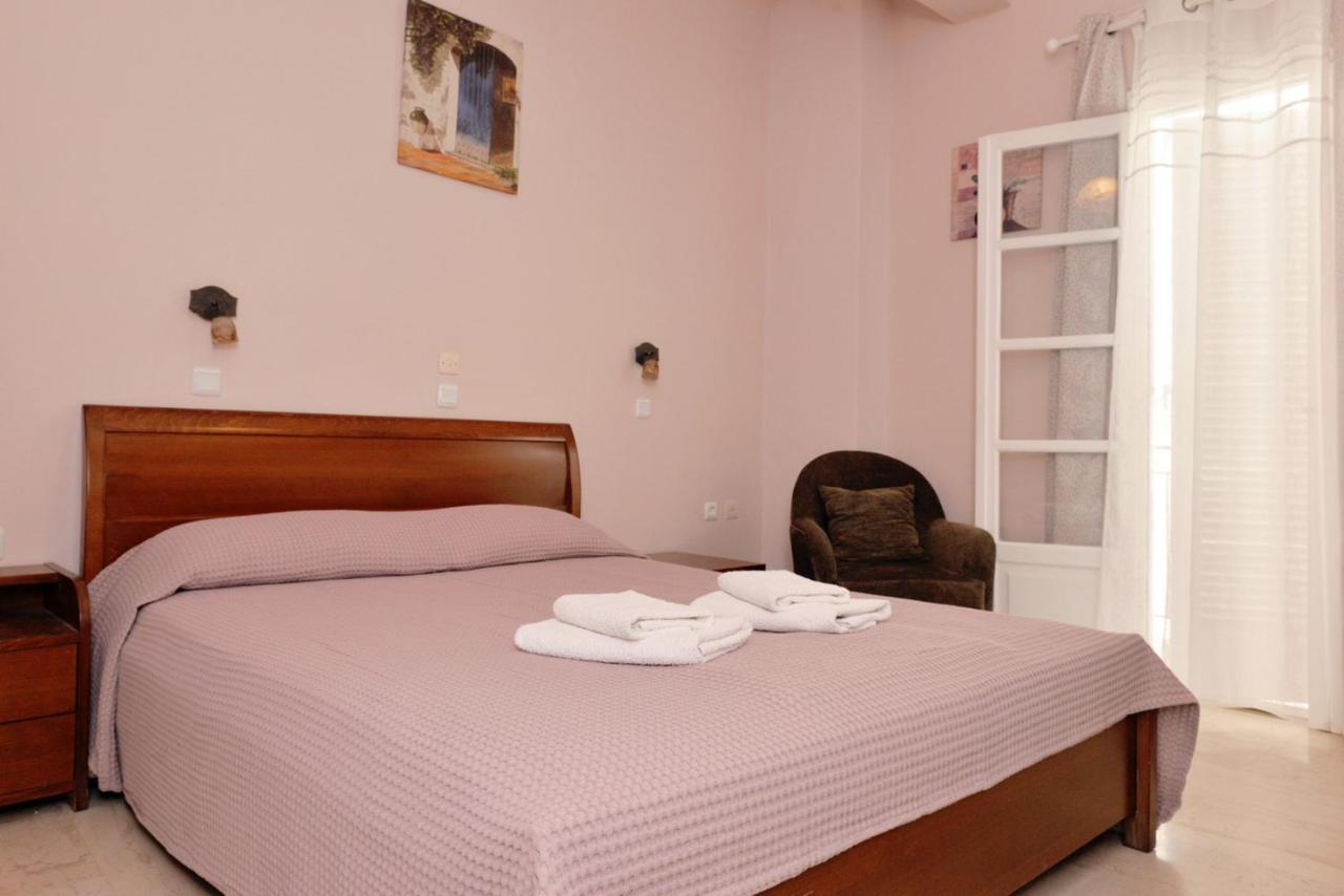 Hotel Villa Plaza Spetses Town Екстер'єр фото